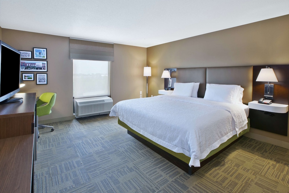 hampton inn commerce novi