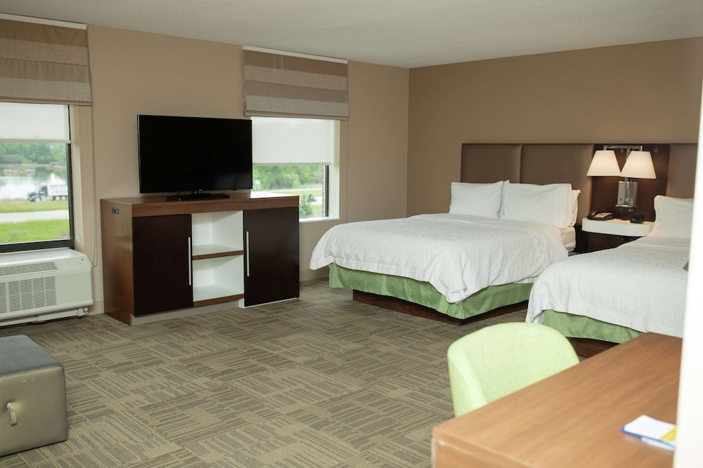 hampton inn commerce novi