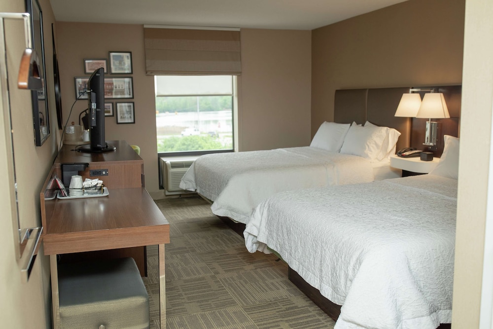 hampton inn commerce novi