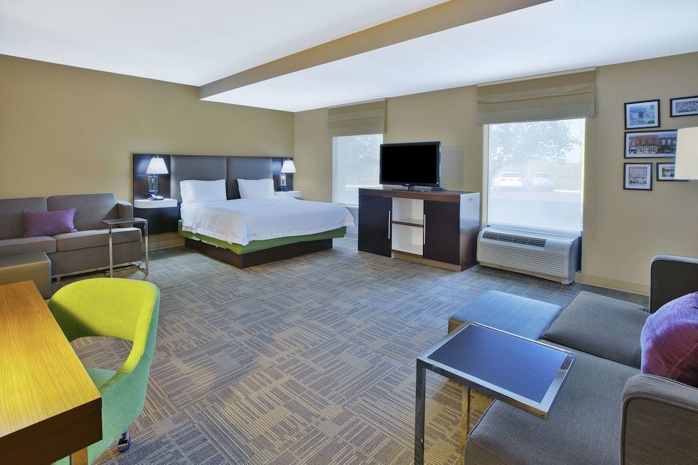hampton inn commerce novi