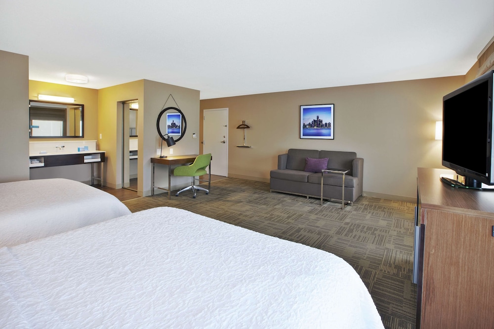 hampton inn commerce novi