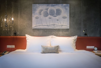 bespoke trendy hotel hanoi