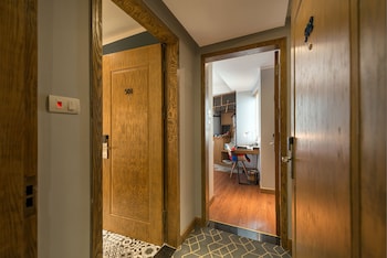 bespoke trendy hotel hanoi