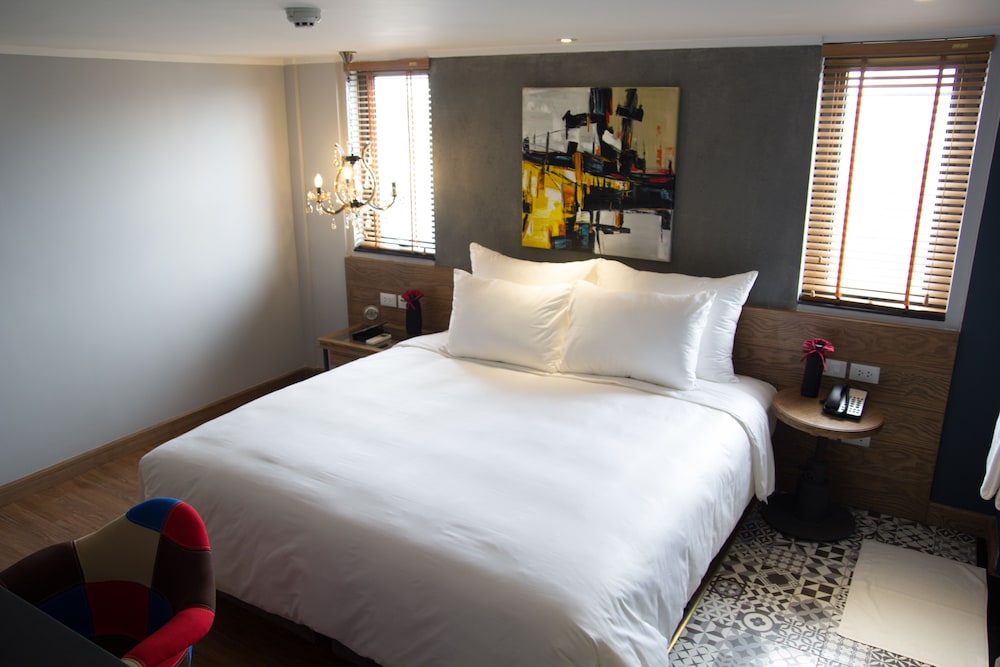 bespoke trendy hotel hanoi