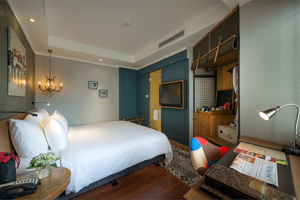 bespoke trendy hotel hanoi