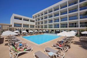 Nelia Gardens,Larnaca>>Ayia Napa,3 star