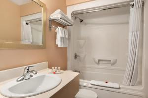 Days Inn By Wyndham Fredericton,Woodstock>>Fredericton,3 star