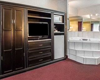 quality inn and suites north