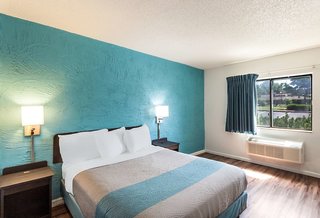 motel 6 milwaukee wi glendale