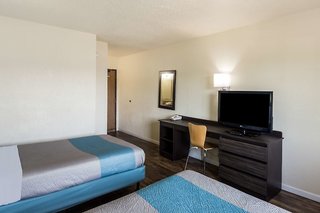 motel 6 milwaukee wi glendale