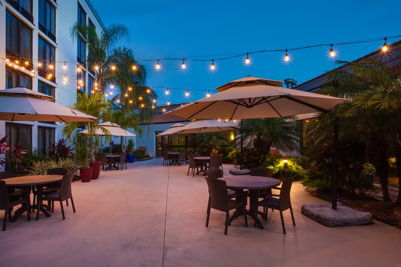 doubletree by hilton fort myers at bell tower shops