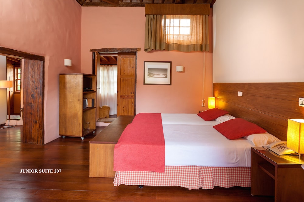 hotel livvo la quinta roja