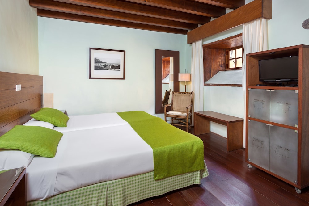 hotel livvo la quinta roja