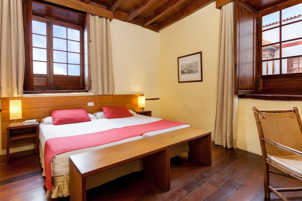 hotel livvo la quinta roja