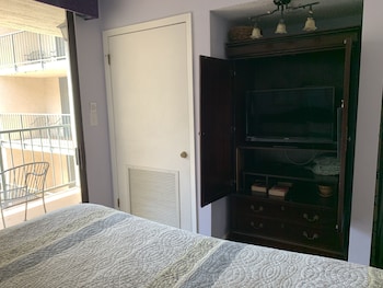 oak square rentals