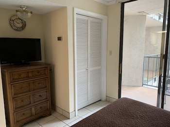 oak square rentals