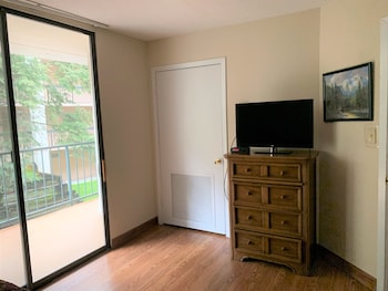 oak square rentals