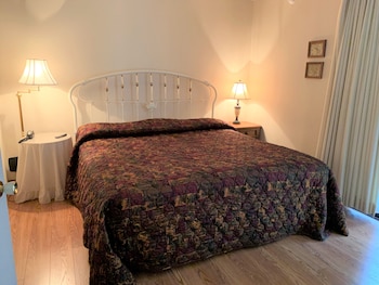 oak square rentals