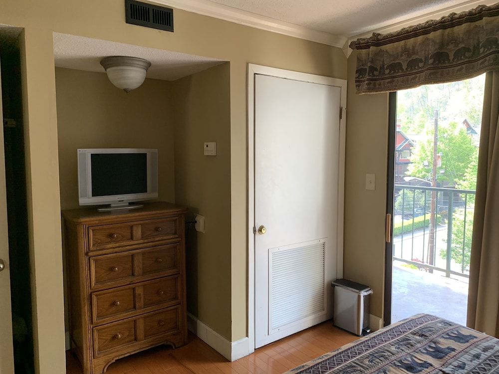 oak square rentals