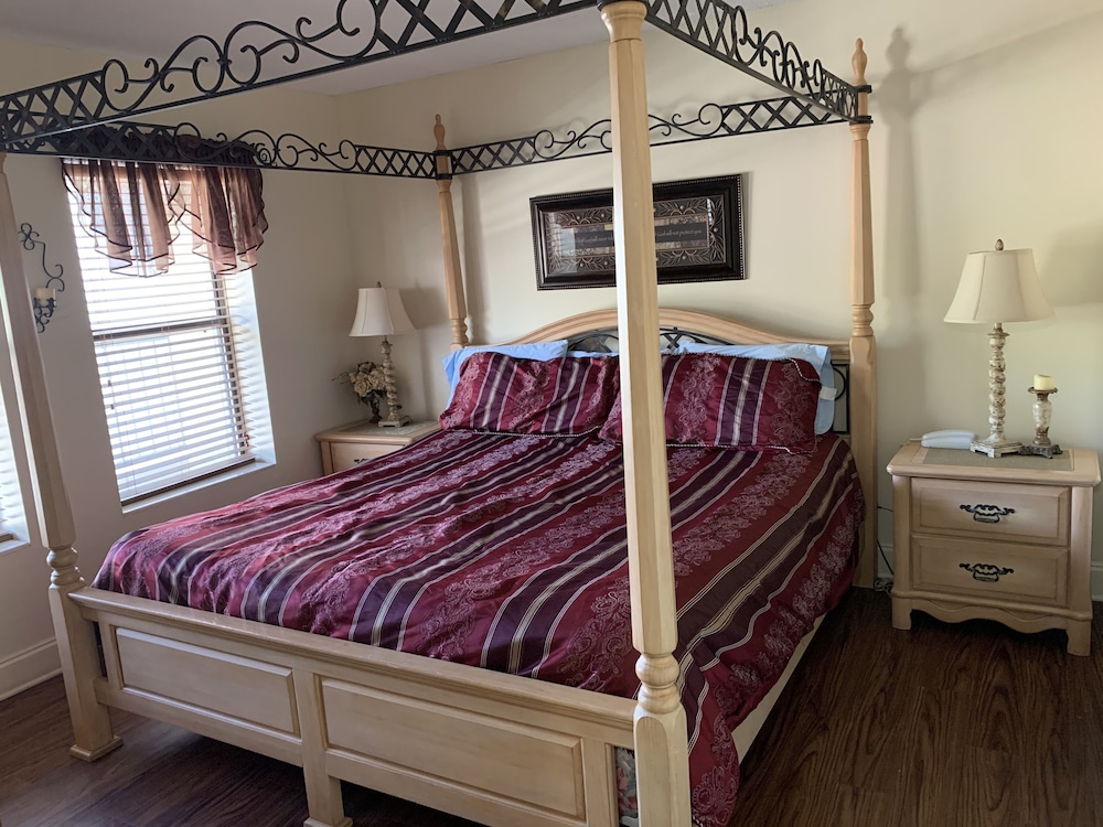 oak square rentals