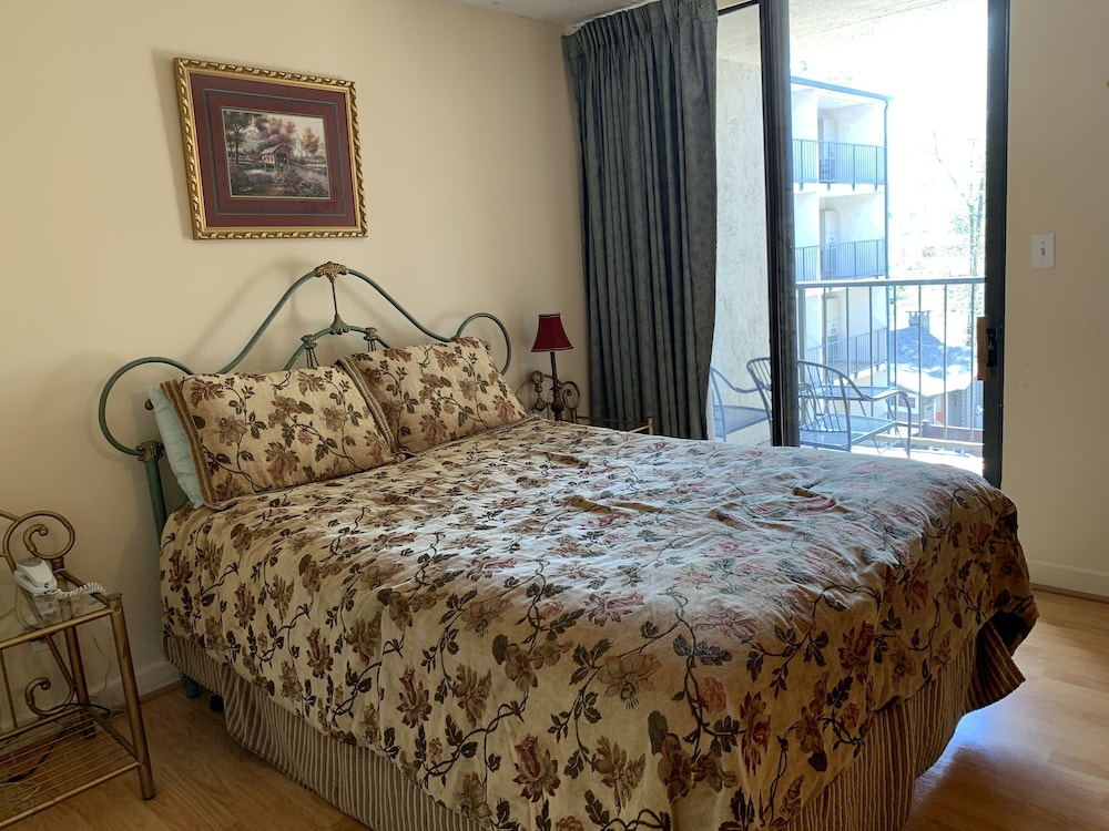 oak square rentals