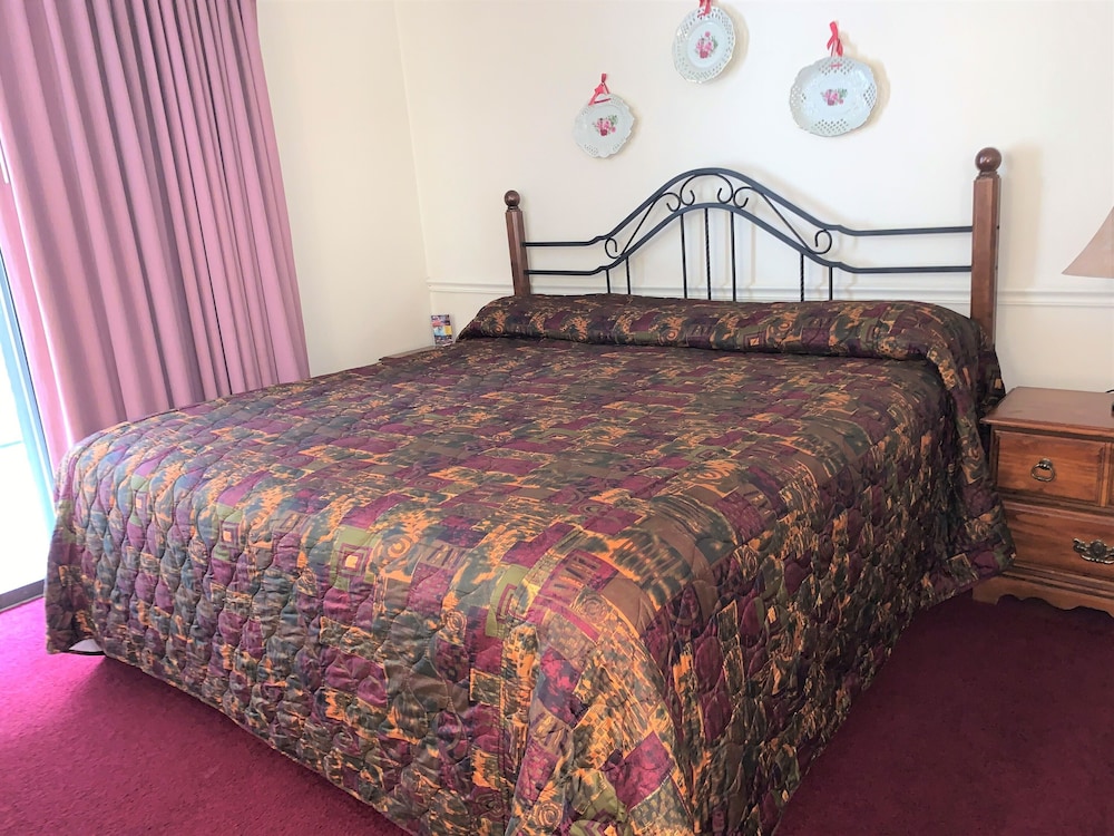 oak square rentals