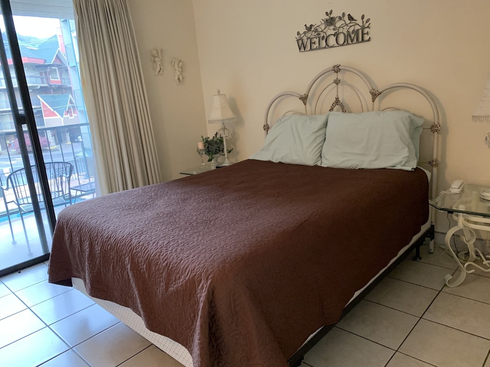 oak square rentals