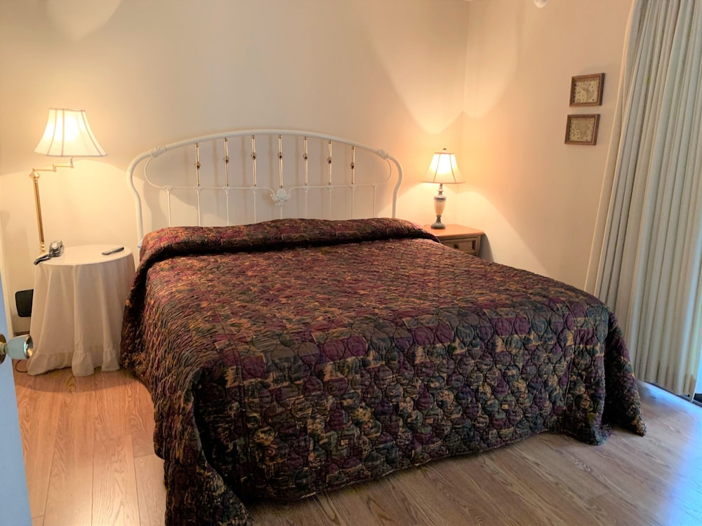 oak square rentals