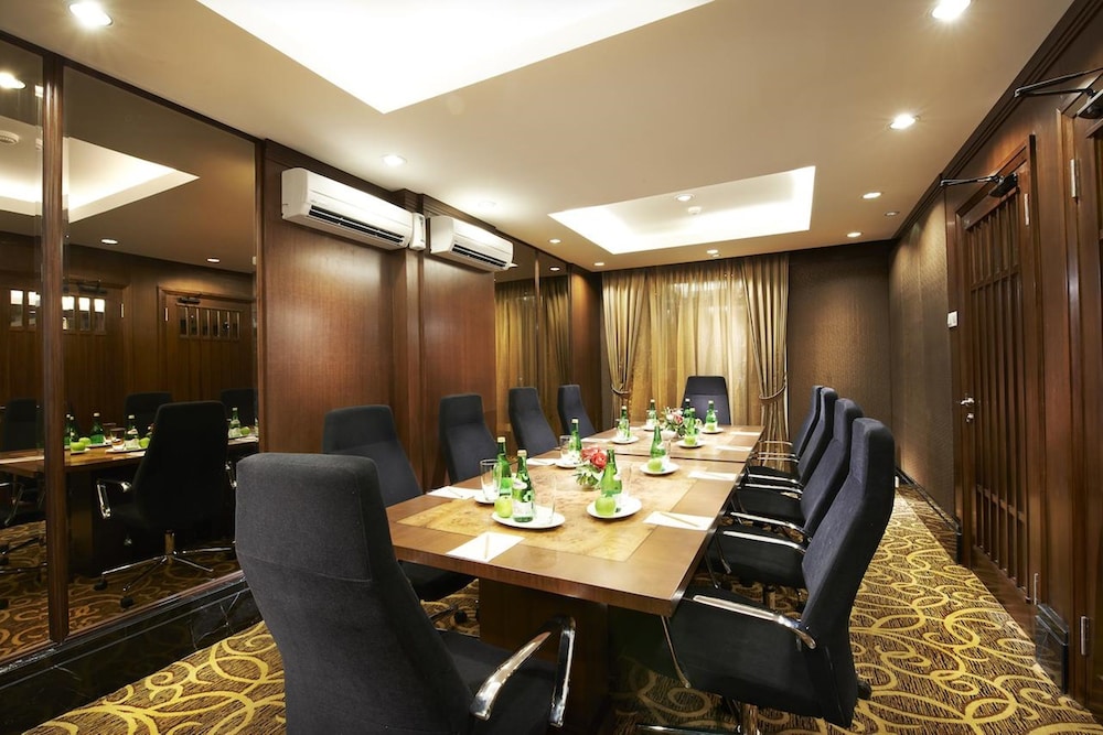 el hotel royale bandung