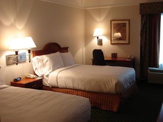 La Quinta Inn & Suites By Wyndham Stephenville,Stephenville>>Granbury,3 star