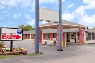 travelodge by wyndham jackson i 40 exit 82