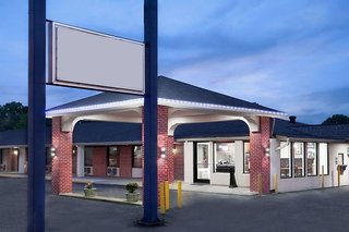 travelodge by wyndham jackson i 40 exit 82