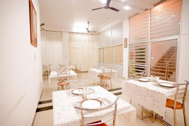 hotel mansarovar palace