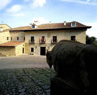 parador de santillana de gil blas