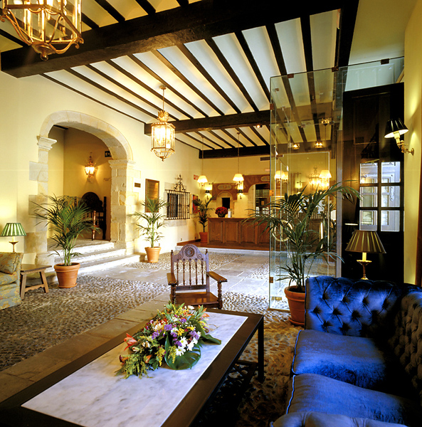 parador de santillana de gil blas