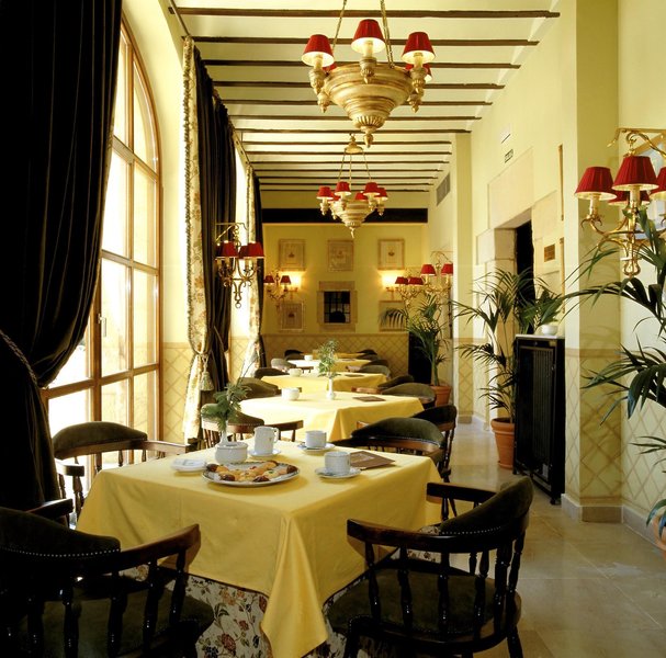 parador de santillana de gil blas