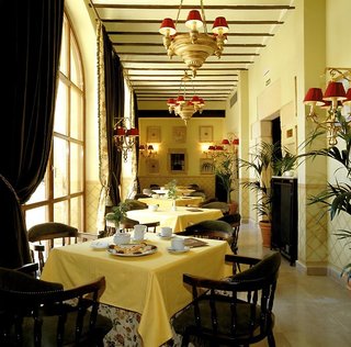 parador de santillana de gil blas