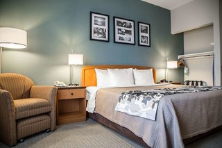 Sleep Inn & Suites Davenport - Quad Cities,Clinton>>Bettendorf,3 star