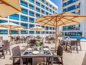 Golden Sands Hotel Apartments,Near Burjuman Mall,3 star