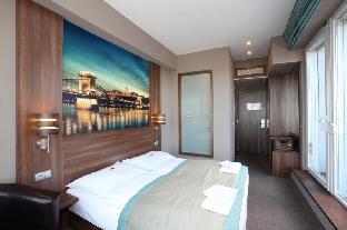 Medos Hotel,Jokai Ter 9,3 star