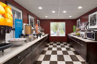 hampton inn and suites ft lauderdale arpt south cruise port