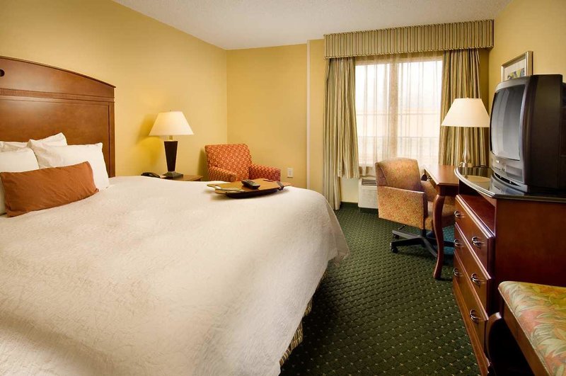 hampton inn and suites ft lauderdale arpt south cruise port