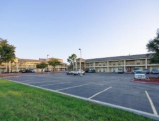 Days Inn & Suites By Wyndham Huntsville,Texas>>Huntsville,2 star