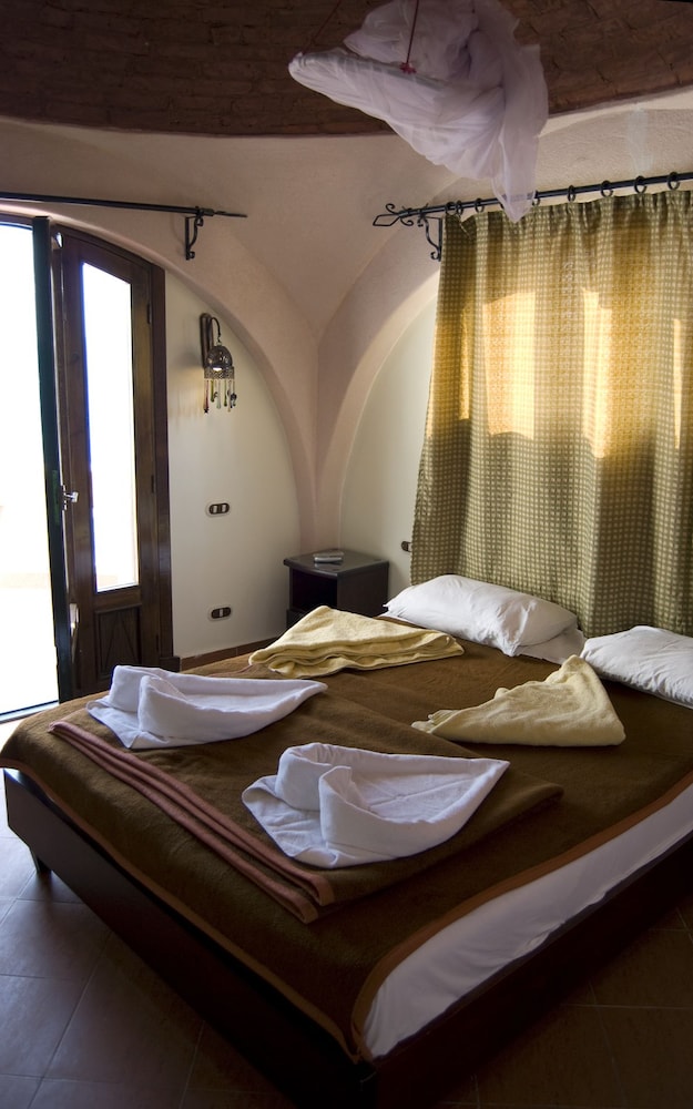 umbi sharks bay diving village