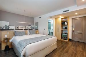 Mercure Sao Paulo Pinheiros,Rua Capote Valente 500,4 star