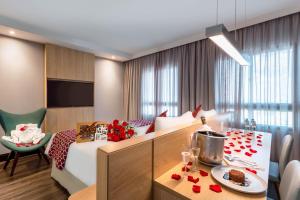 Mercure Sao Paulo Pinheiros,Rua Capote Valente 500,4 star