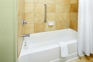 hampton inn and suites savannah midtown