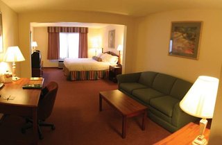 La Quinta Inn & Suites By Wyndham Tampa North I-75,Tampa>>Pebble Creek,3 star