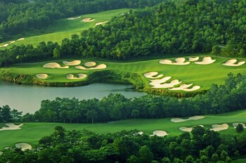 mission hills resort dongguan