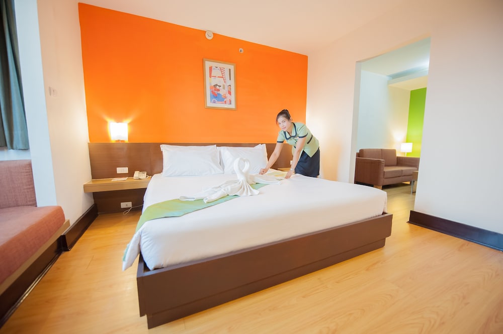 the seasons bangkok huamark